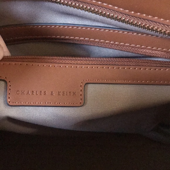 Charles & Keith -Accent Canvas Double Handle Bag ❤️❤️❤️ - Picture 13 of 14